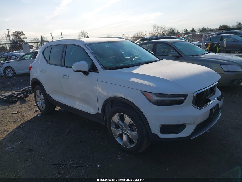 2020 Volvo Xc40 T4 Momentum