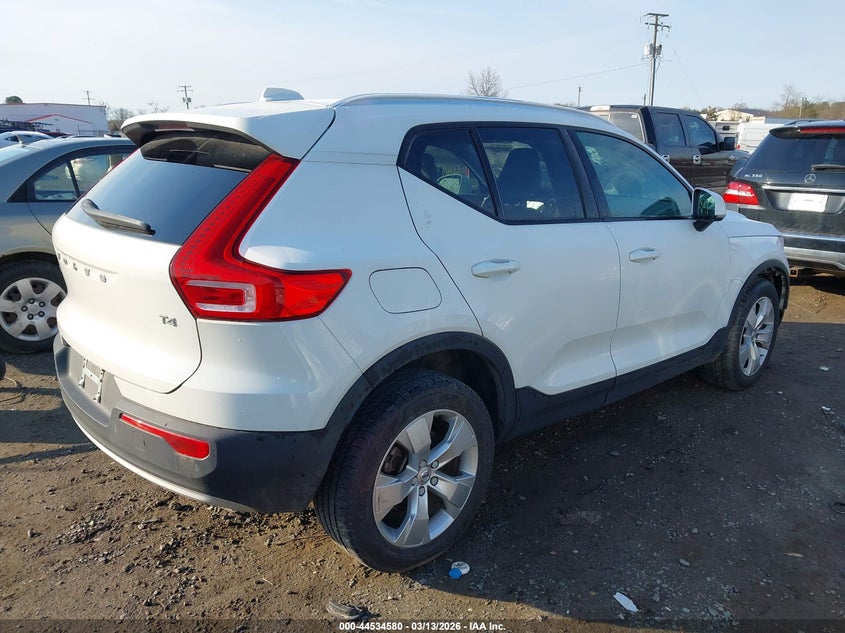 2020 Volvo Xc40 T4 Momentum