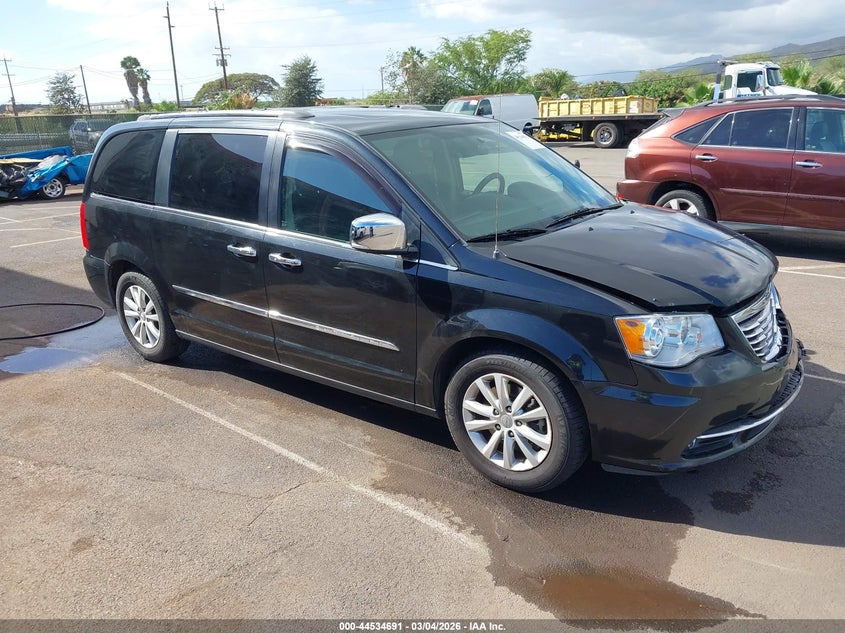2016 Chrysler Town & Country Limited Platinum