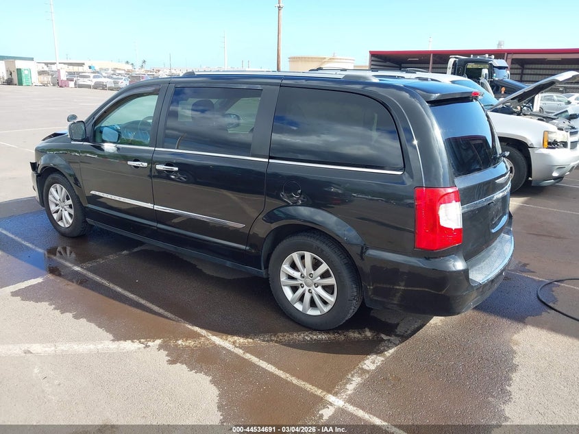 2016 Chrysler Town & Country Limited Platinum
