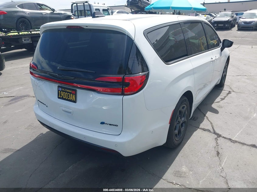 2023 Chrysler Pacifica Hybrid Limited