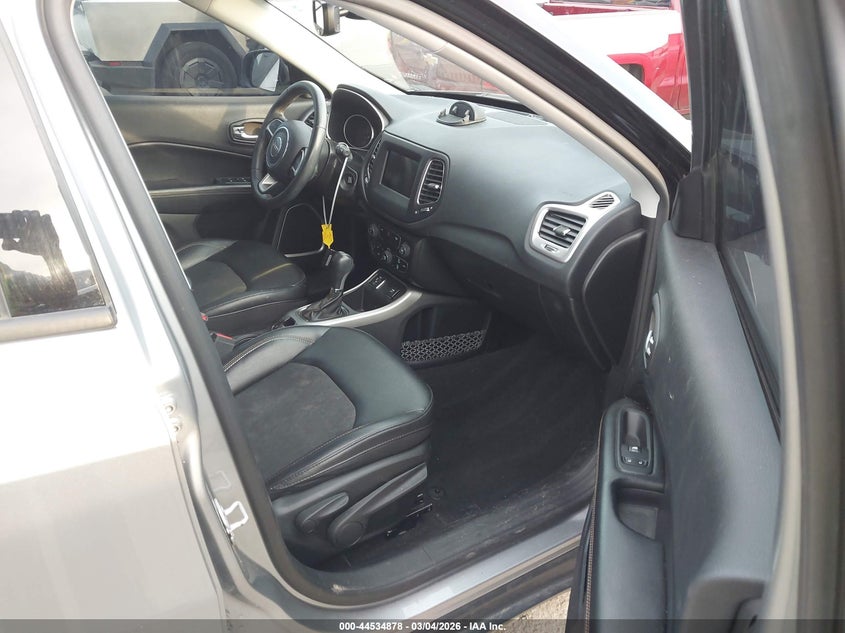 2019 Jeep Compass Latitude Fwd