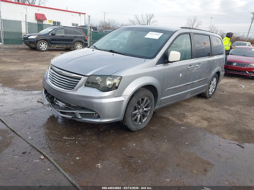 2013 Chrysler Town & Country Touring