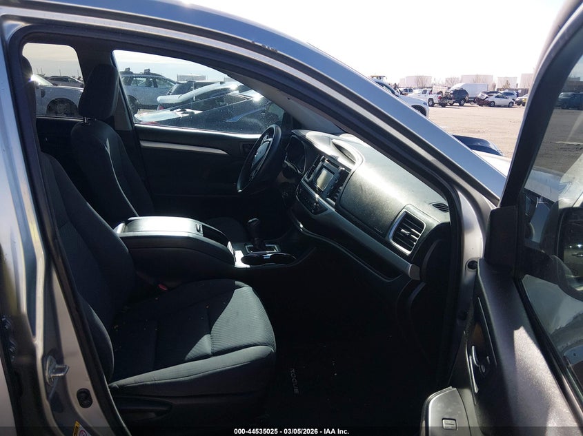 2016 Toyota Highlander Le