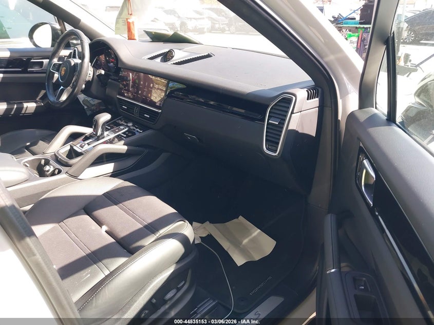 2022 Porsche Cayenne Coupe S/S Platinum Edition