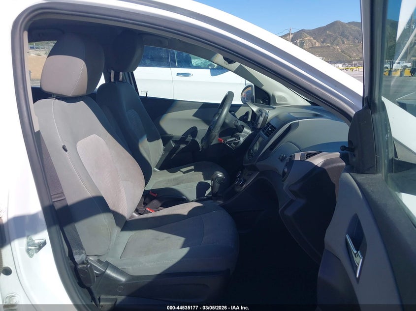 2013 Chevrolet Sonic Ls Auto