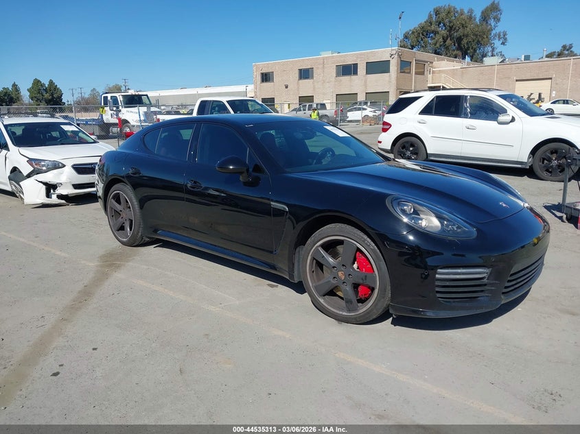 PORSCHE PANAMERA GTS