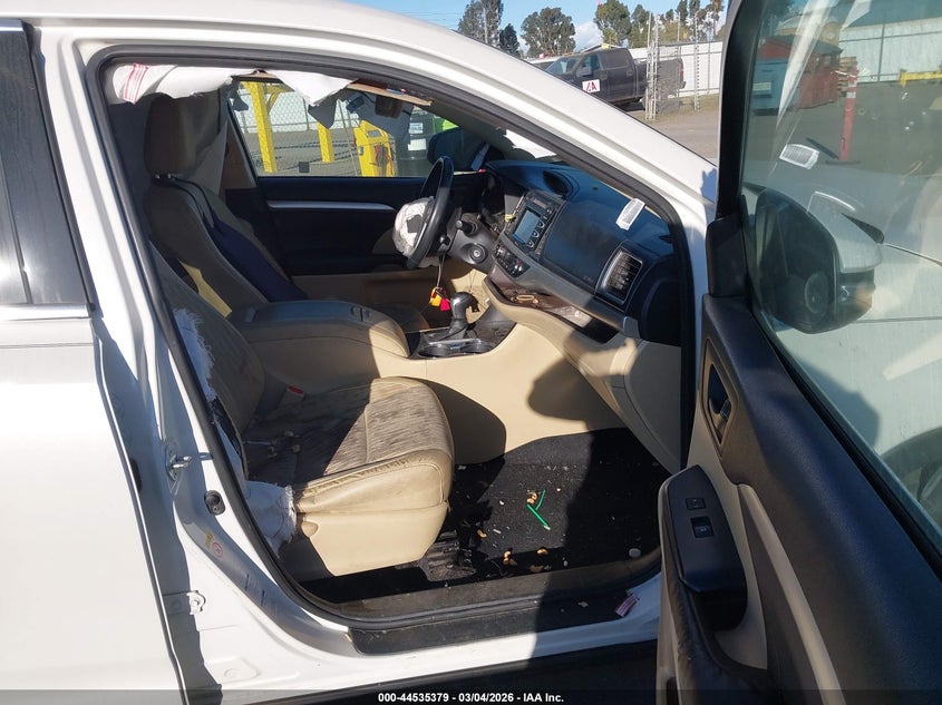 2015 Toyota Highlander Le Plus V6