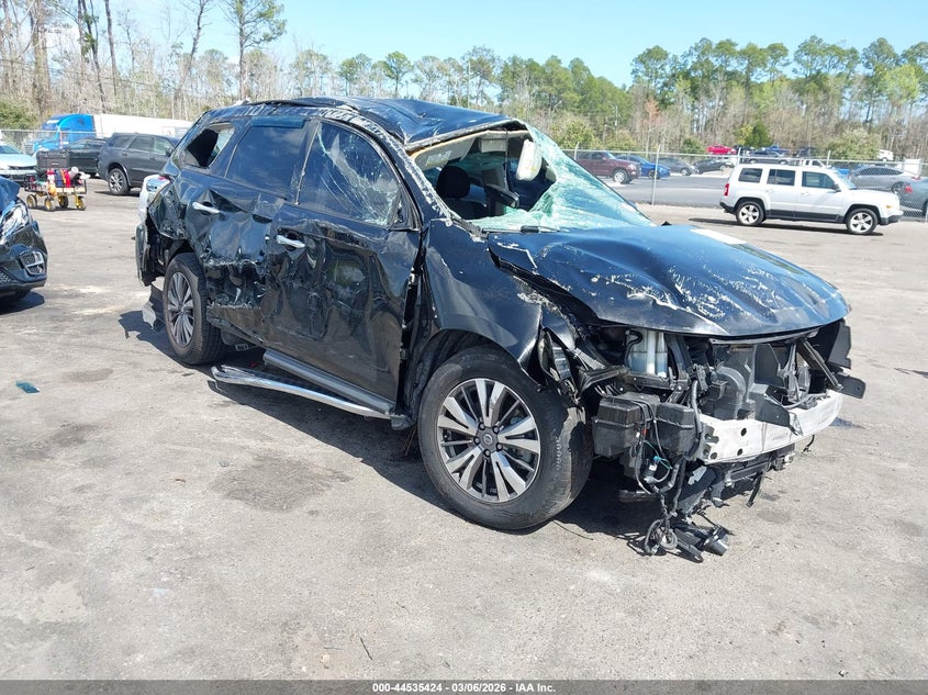 2019 Nissan Pathfinder Sv