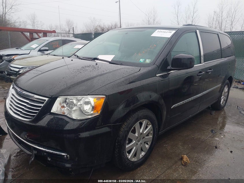 2016 Chrysler Town & Country Touring