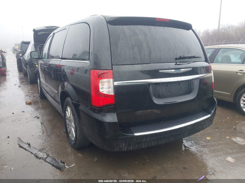2016 Chrysler Town & Country Touring
