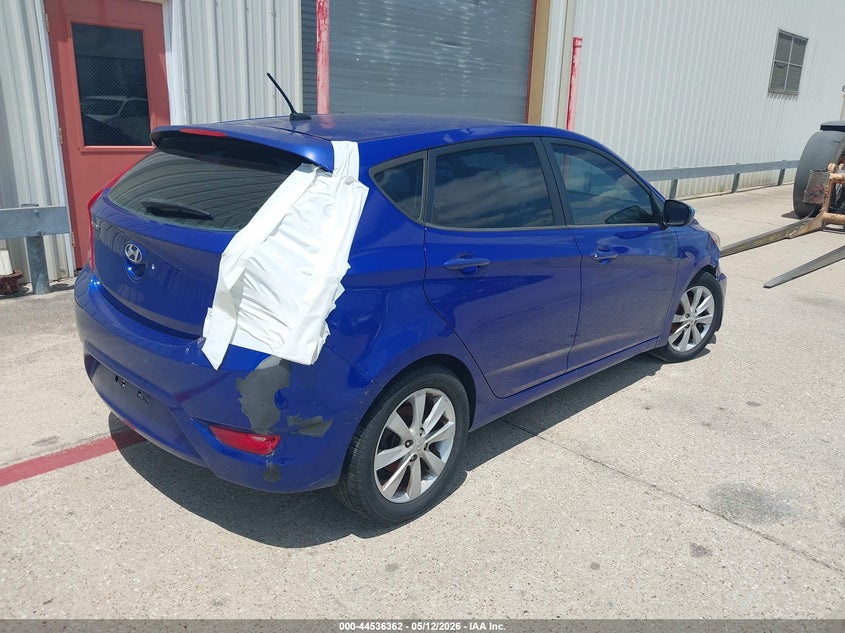 KMHCU5AE4CU012489 2012 Hyundai Accent 1.6 Se blue