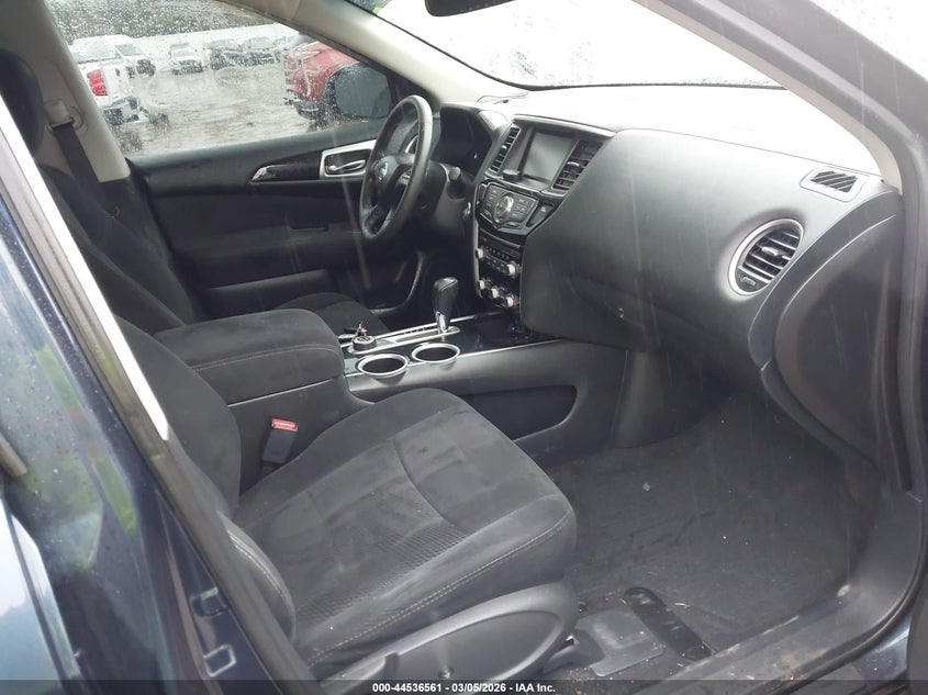 2015 Nissan Pathfinder Sv