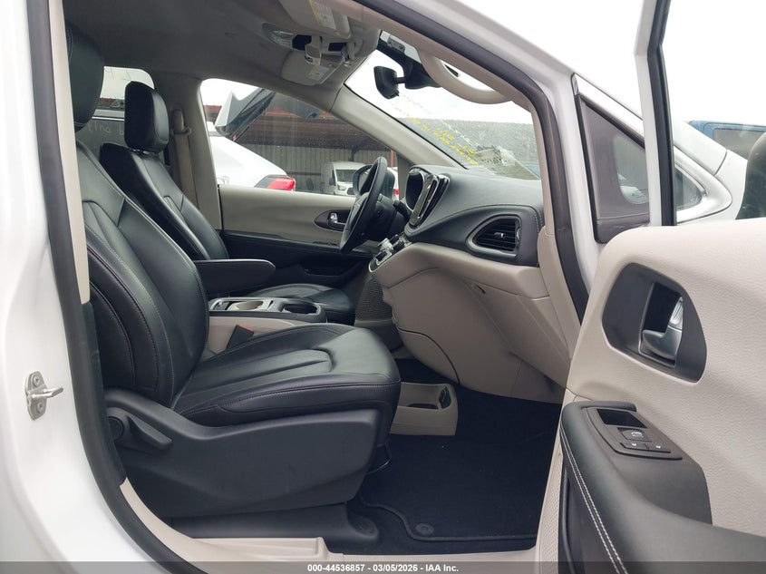 2023 Chrysler Pacifica Hybrid Touring L