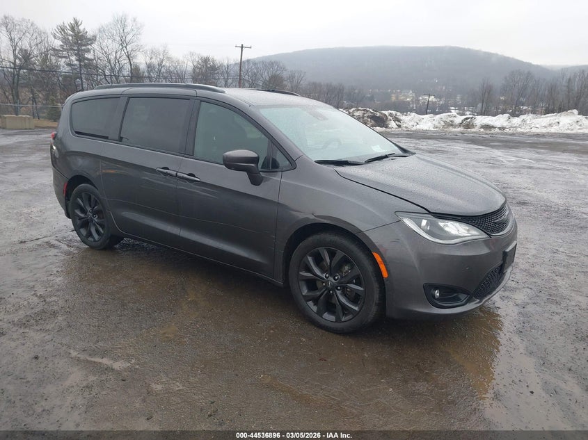 2019 Chrysler Pacifica Touring Plus