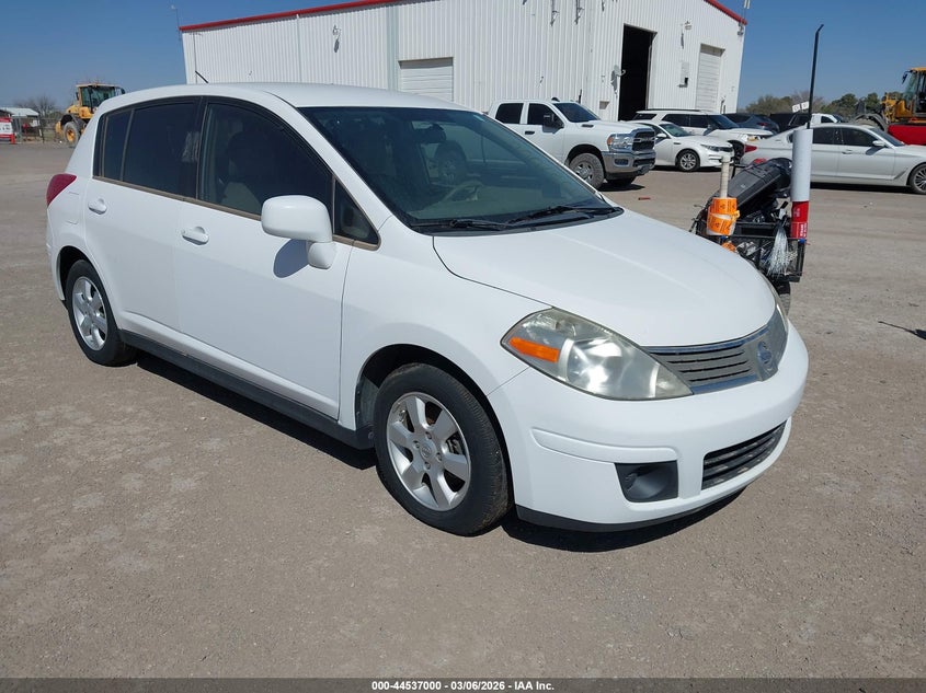 NISSAN VERSA 2008. Lot# 44537000. VIN 3N1BC13E08L422185. Photo 1