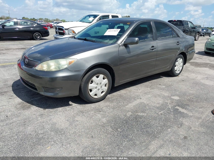 2005 Toyota Camry Le