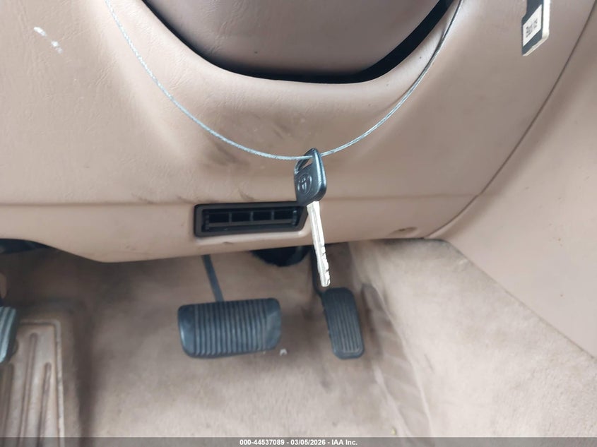 1996 Toyota Avalon Xl/Xls VIN: 4T1BF12B0TU107487 Lot: 44537089