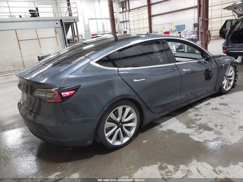 2018 Tesla Model 3 Long Range/Mid Range