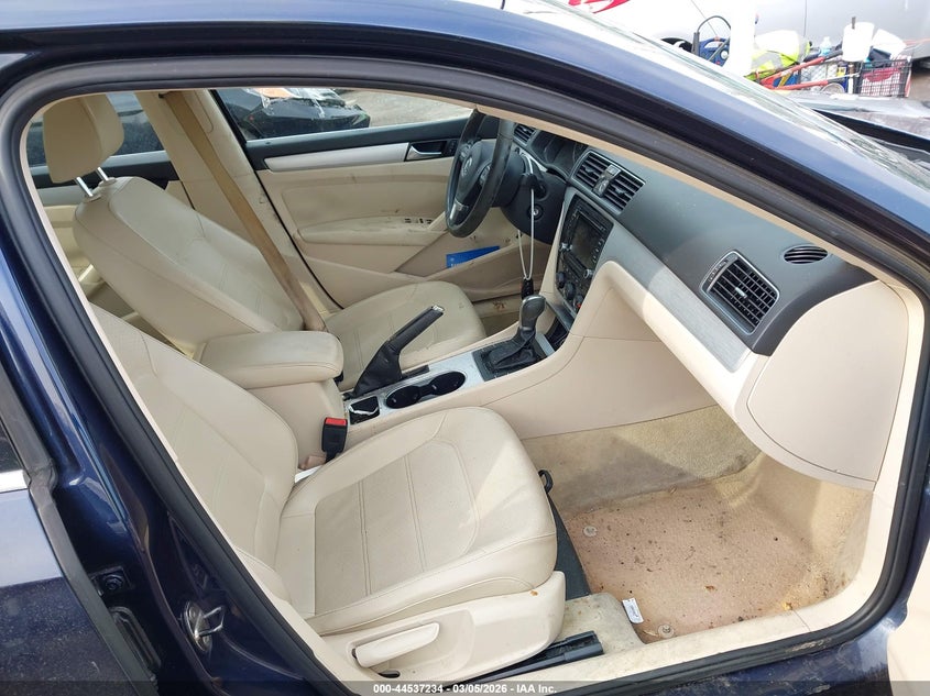 2013 Volkswagen Passat 2.5L Se