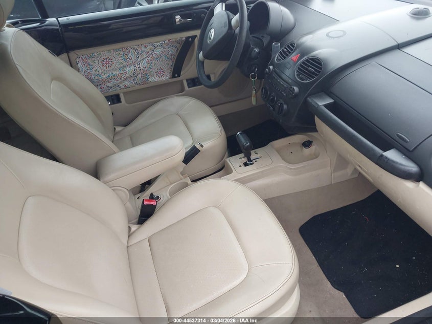 2008 Volkswagen New Beetle S