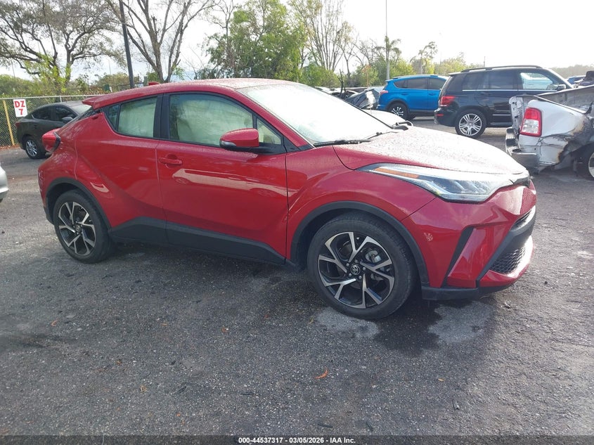 2020 TOYOTA C-HR XLE