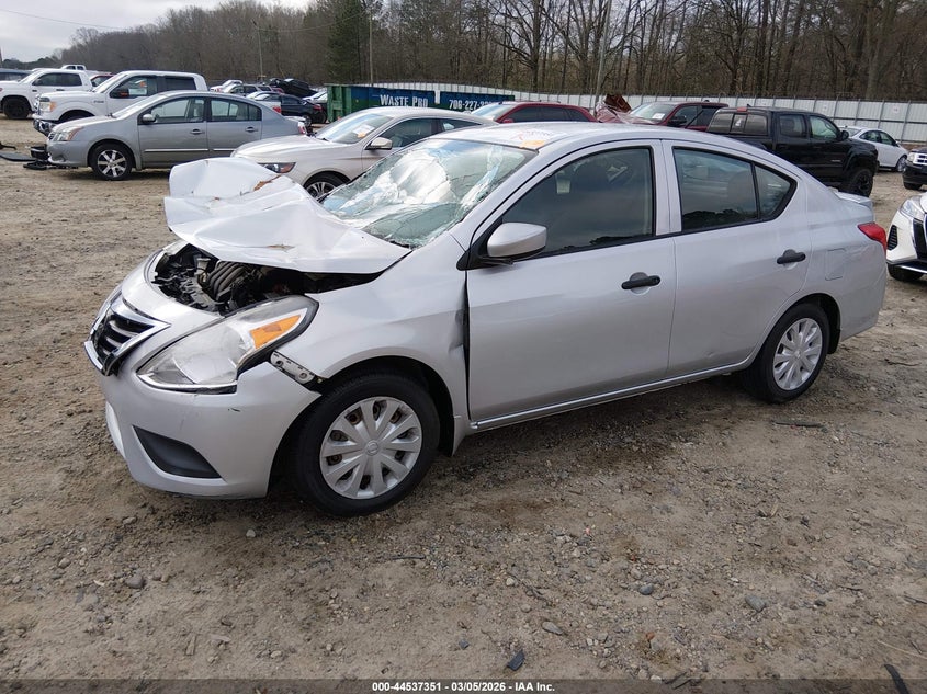 2017 Nissan Versa 1.6 S+