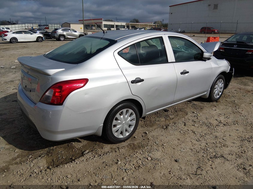 2017 Nissan Versa 1.6 S+