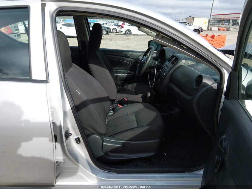 2017 Nissan Versa 1.6 S+