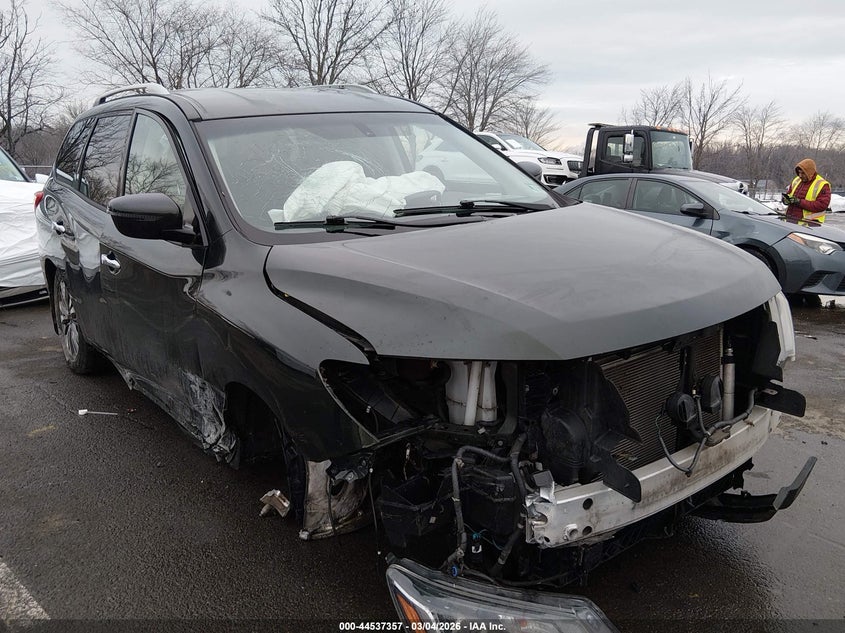 2018 Nissan Pathfinder Sv
