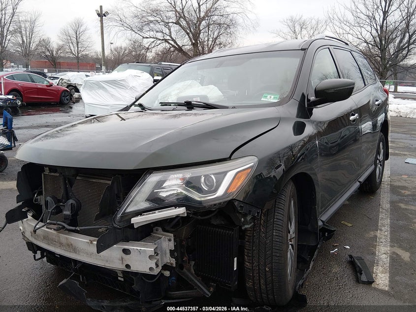 2018 Nissan Pathfinder Sv