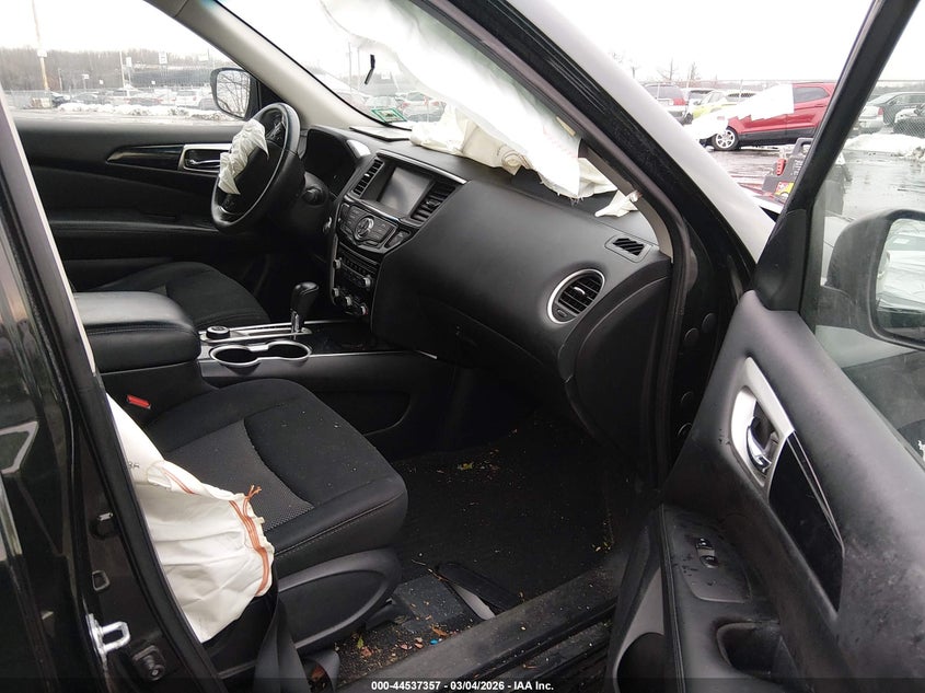 2018 Nissan Pathfinder Sv