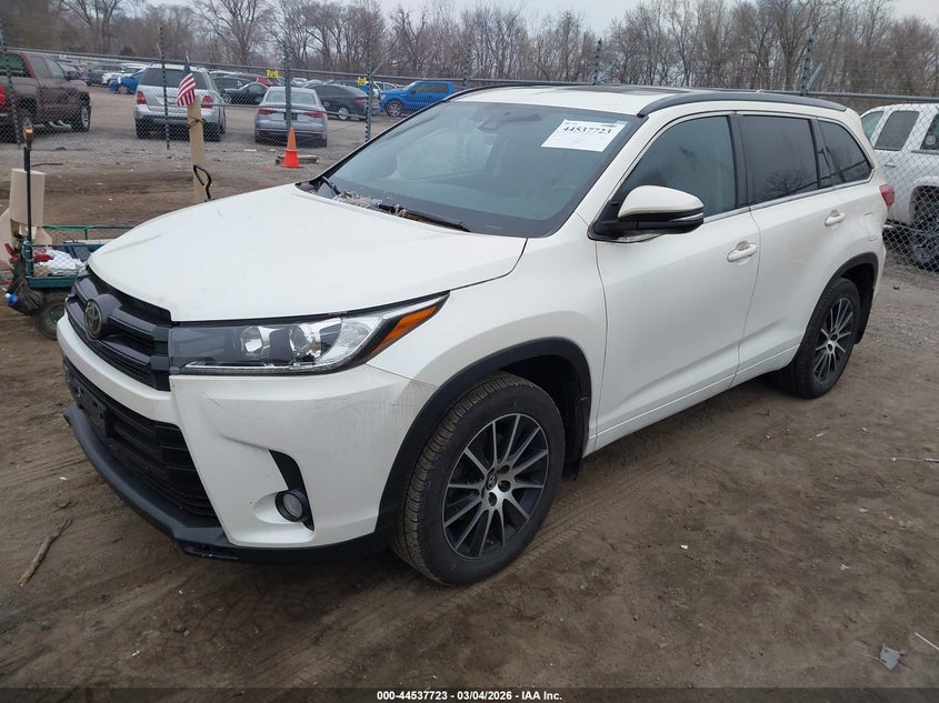 2017 Toyota Highlander Se