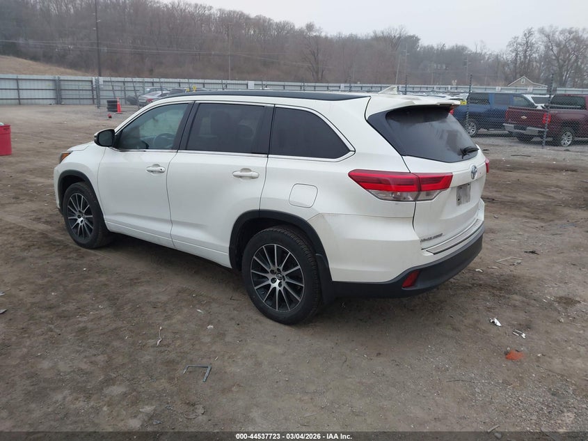 2017 Toyota Highlander Se