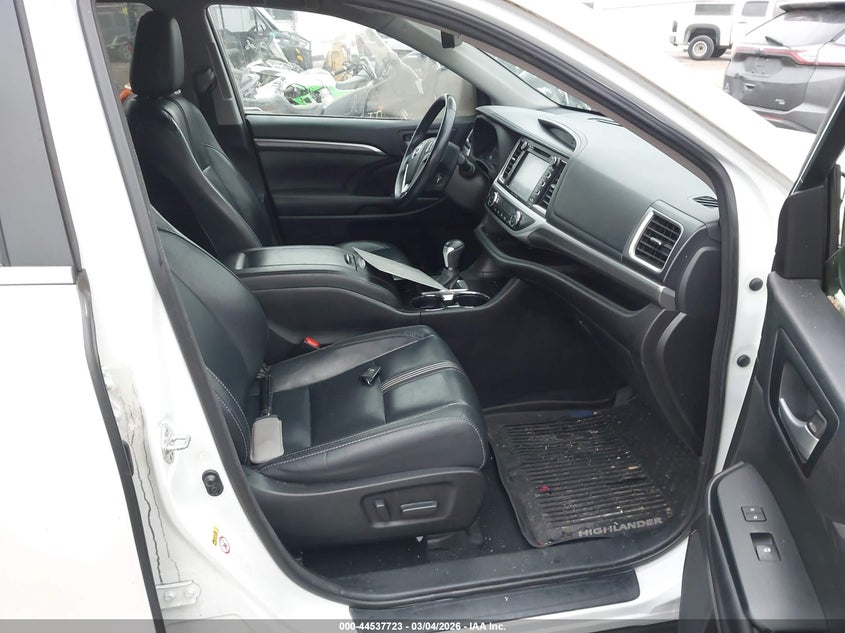 2017 Toyota Highlander Se