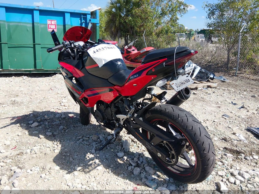 2025 Kawasaki Ex500 A/B