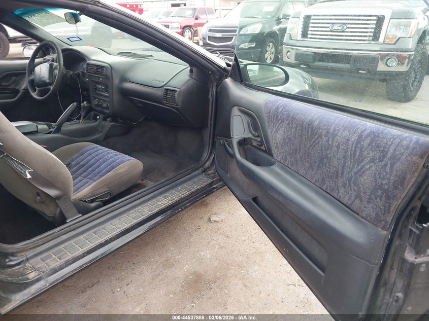 2002 Chevrolet Camaro