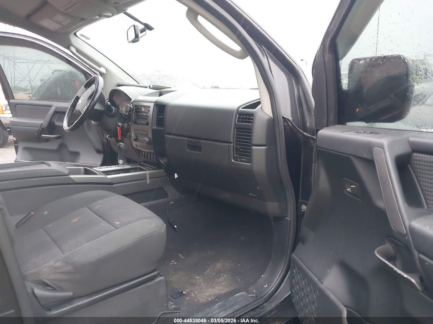 2010 Nissan Titan Se