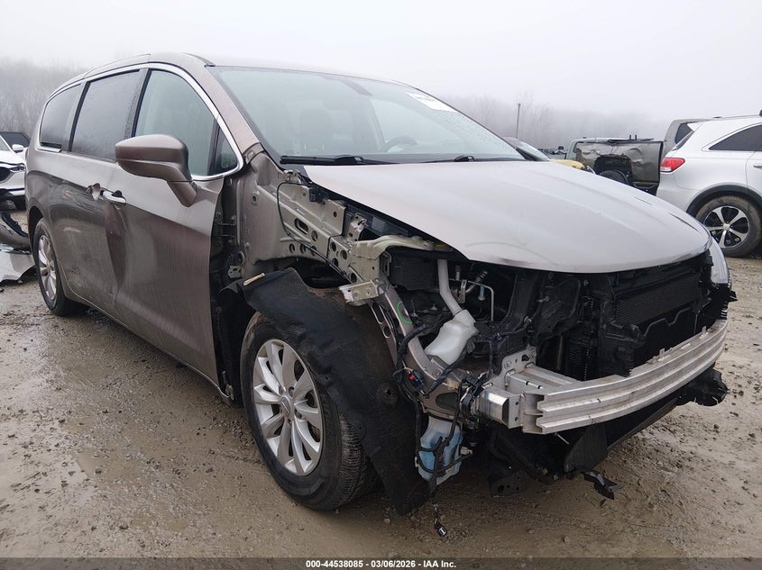 2018 Chrysler Pacifica Touring Plus