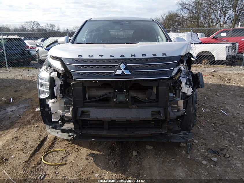 2024 Mitsubishi Outlander Se 2.5 2Wd/Se Black Edition S-Awc/Se Black Edition W/Pano Roof S-Awc VIN: JA4J3VA81RZ055797 Lot: 44538408