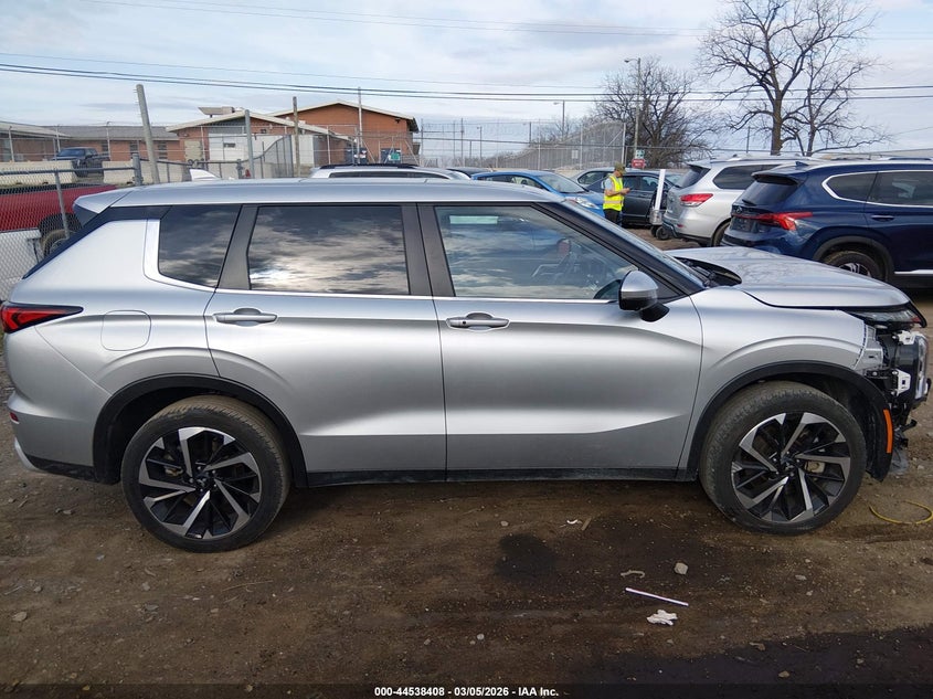 2024 Mitsubishi Outlander Se 2.5 2Wd/Se Black Edition S-Awc/Se Black Edition W/Pano Roof S-Awc VIN: JA4J3VA81RZ055797 Lot: 44538408