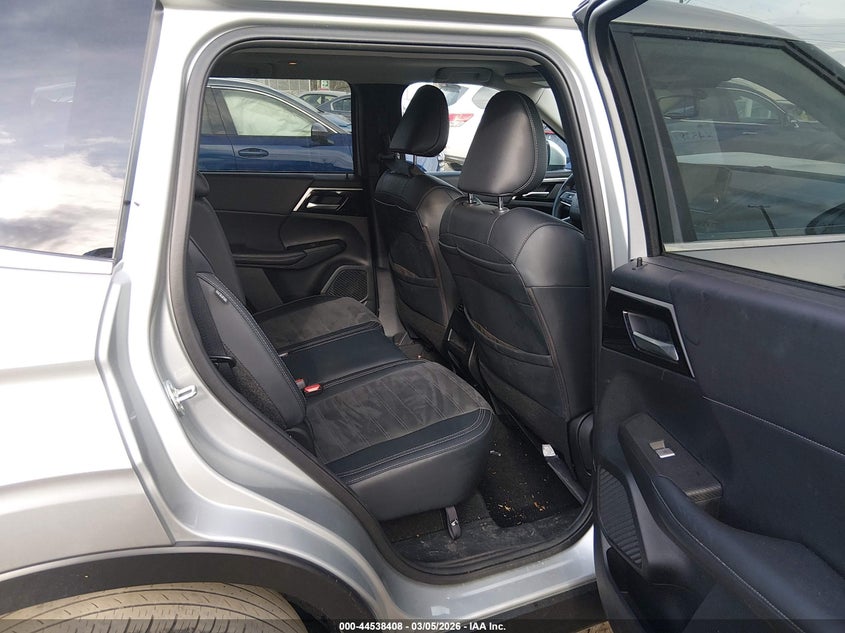 2024 Mitsubishi Outlander Se 2.5 2Wd/Se Black Edition S-Awc/Se Black Edition W/Pano Roof S-Awc VIN: JA4J3VA81RZ055797 Lot: 44538408