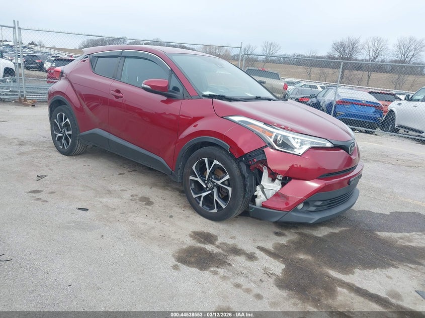 NMTKHMBX9JR011790 TOYOTA C-HR Photo 1