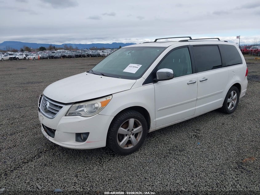 2011 Volkswagen Routan Sel Premium