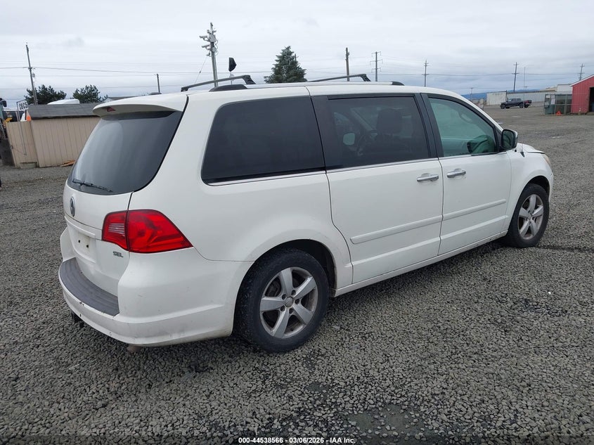2011 Volkswagen Routan Sel Premium