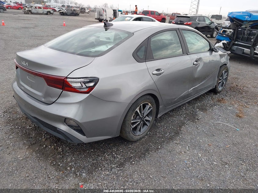 2024 Kia Forte Lxs