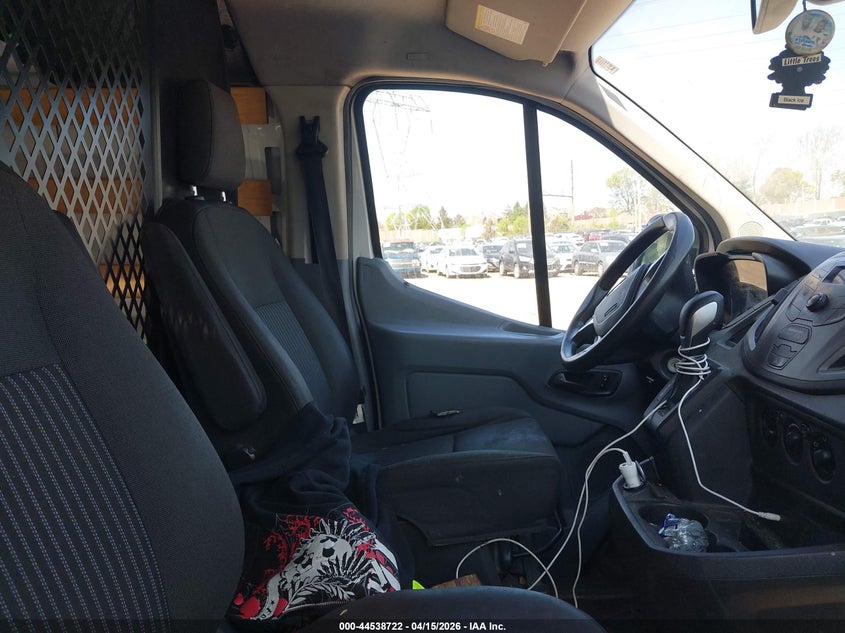 2019 Ford Transit 3.7 -250 white Lot 111044538722 Vin 1FTYR1ZM6KKA55175