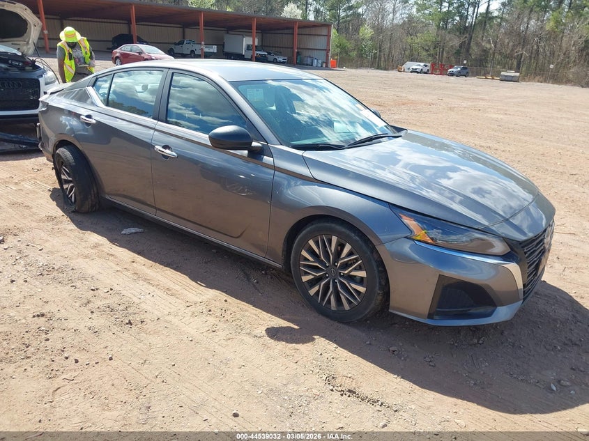 2024 Nissan Altima Sv Fwd