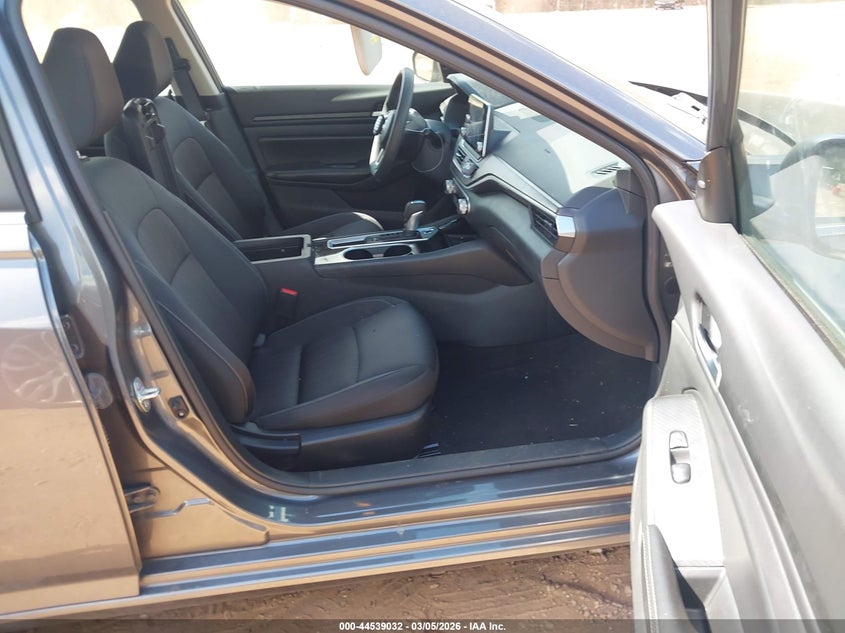 2024 Nissan Altima Sv Fwd