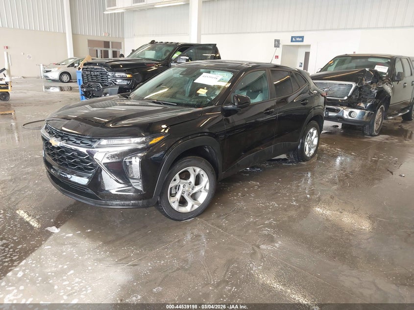 2025 Chevrolet Trax Fwd Ls KL77LFEP4SC058562 photo 1
